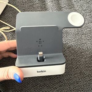 Belkin Dual Charging Station in Black and White